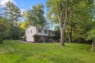 635 S Pascack, Chestnut Ridge, NY 10977 - Photo 5