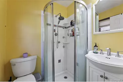635 S Pascack, Chestnut Ridge, NY 10977 - Photo 23