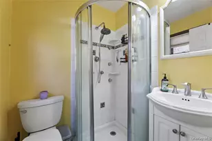 635 S Pascack, Chestnut Ridge, NY 10977 - Photo 23