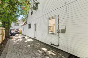 19 Gilchrest Rd, Great Neck, NY 11021 - Photo 27