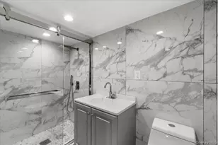 19 Gilchrest Rd, Great Neck, NY 11021 - Photo 17