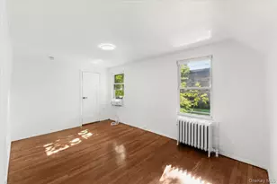 19 Gilchrest Rd, Great Neck, NY 11021 - Photo 9