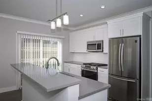88102 Circle Dr, Central Islip, NY 11722 - Photo 13