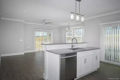 88102 Circle Drive #88-102, Central Islip, NY 11722 - Photo 5