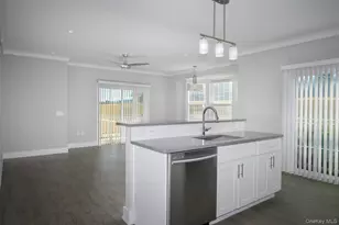 88102 Circle Dr, Central Islip, NY 11722 - Photo 5