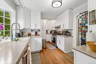 7 Parkview Ct, White Plains, NY 10603 - Photo 9