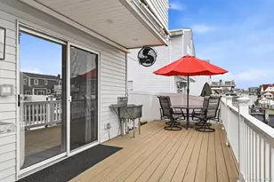 251 Arthur St, Freeport, NY 11520 - Photo 3