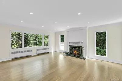18 Briarcliff Place, Huntington, NY 11743 - Photo 7