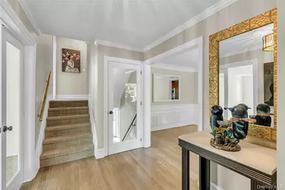 18 Briarcliff Place, Huntington, NY 11743 - Photo 5