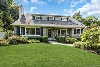 18 Briarcliff Place, Huntington, NY 11743 - Photo 1