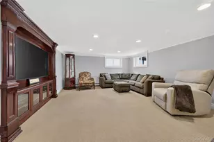 10 Fair Ln, Jericho, NY 11753 - Photo 19