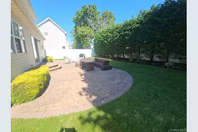 126 Washington Avenue, Roosevelt, NY 11575 - Photo 7