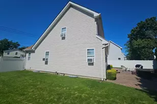126 Washington Ave, Roosevelt, NY 11575 - Photo 9
