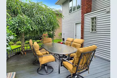 1727 Roberta Lane, Merrick, NY 11566 - Photo 33