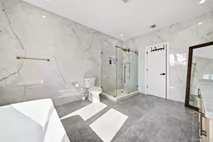 9 Vista Ln, Levittown, NY 11756 - Photo 27