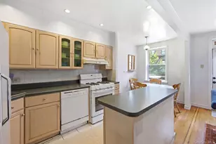 32-23 41st St, Astoria, NY 11103 - Photo 7