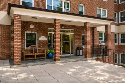 280 Collins Avenue #3i, Mount Vernon, NY 10552 - Photo 1