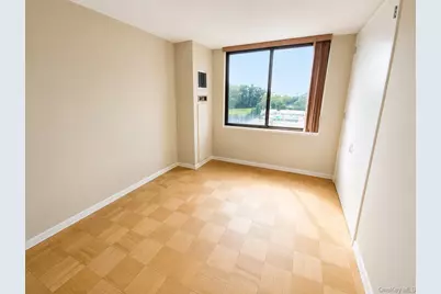27110 Grand Central Parkway #2U, Floral Park, NY 11005 - Photo 9