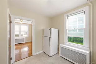 19 Sunset Ave, Glen Cove, NY 11542 - Photo 9