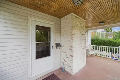 19 Sunset Avenue, Glen Cove, NY 11542 - Photo 3