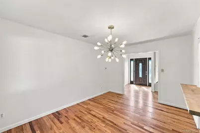 25 Harvey Lane, Ronkonkoma, NY 11779 - Photo 7