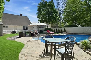 136 Tardy Ln S, Wantagh, NY 11793 - Photo 33