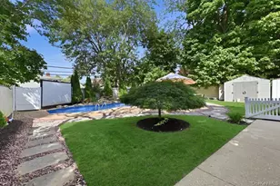 136 Tardy Ln S, Wantagh, NY 11793 - Photo 25