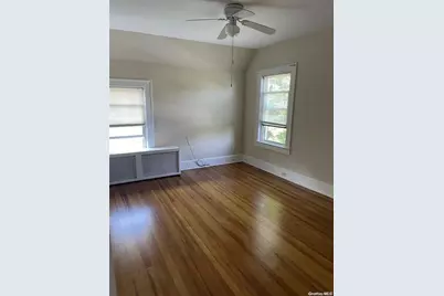 28 Ellwood Street #Upper, Glen Cove, NY 11542 - Photo 7