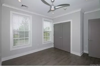 94302 Circle Drive #94-302, Central Islip, NY 11722 - Photo 7