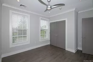 94302 Circle Dr, Central Islip, NY 11722 - Photo 7