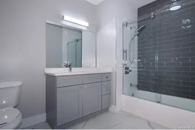 94302 Circle Drive #94-302, Central Islip, NY 11722 - Photo 11