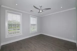 94302 Circle Dr, Central Islip, NY 11722 - Photo 9