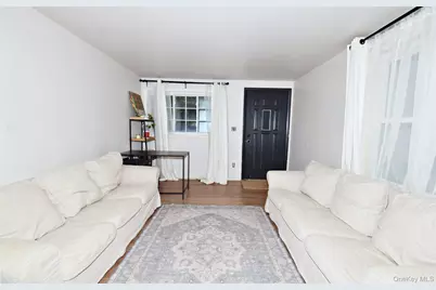 35 S 20th Street, Wyandanch, NY 11798 - Photo 3