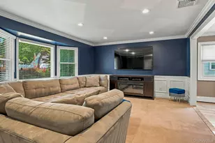 8 Marlan Ct, Smithtown, NY 11787 - Photo 11