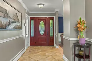 8 Marlan Ct, Smithtown, NY 11787 - Photo 7
