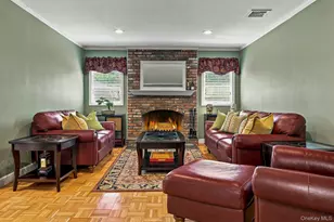 8 Marlan Ct, Smithtown, NY 11787 - Photo 23