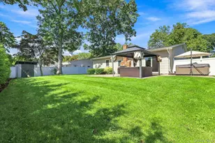 8 Marlan Ct, Smithtown, NY 11787 - Photo 37