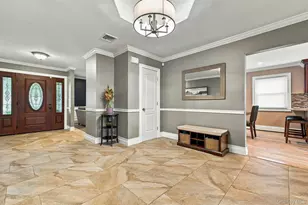 8 Marlan Ct, Smithtown, NY 11787 - Photo 9