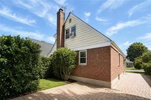 175 Latham Rd, Mineola, NY 11501 - Photo 39