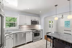 269 Woodlands Ave, White Plains, NY 10607 - Photo 11