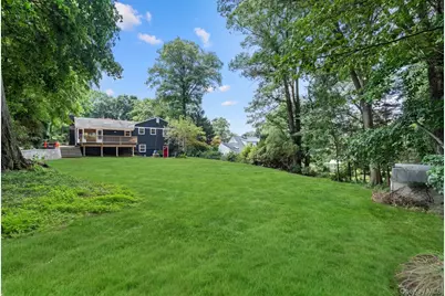 269 Woodlands Ave, White Plains, NY 10607 - Photo 23