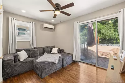 193 Ohls Street, Patchogue, NY 11772 - Photo 9