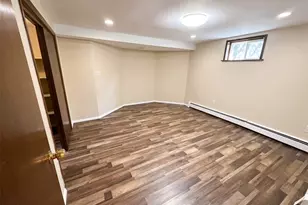 94 Fallwood Pkwy, Farmingdale, NY 11735 - Photo 29
