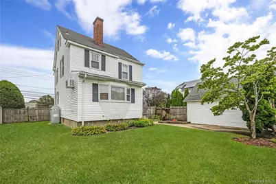 94 Fallwood Parkway, Farmingdale, NY 11735 - Photo 5
