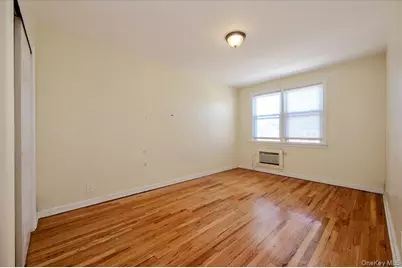 272 Brinsmade Avenue, Bronx, NY 10465 - Photo 7