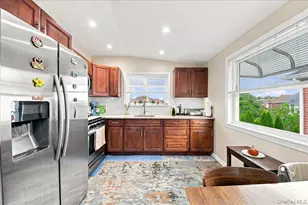 1366 Siegfried Pl, Bronx, NY 10465 - Photo 15