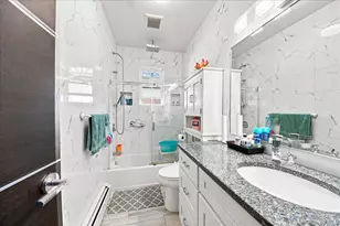1366 Siegfried Pl, Bronx, NY 10465 - Photo 21