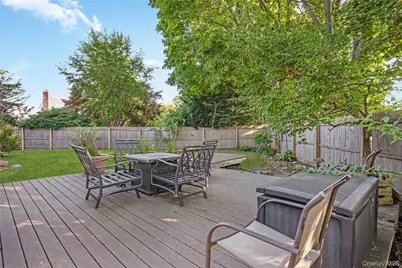 42 Spencer Street, Farmingdale, NY 11735 - Photo 25