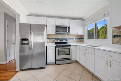 49 Neulist Avenue #2nd Fl, Port Washington, NY 11050 - Photo 7