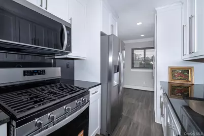 403 East Main Street #403-1A, Bay Shore, NY 11706 - Photo 3